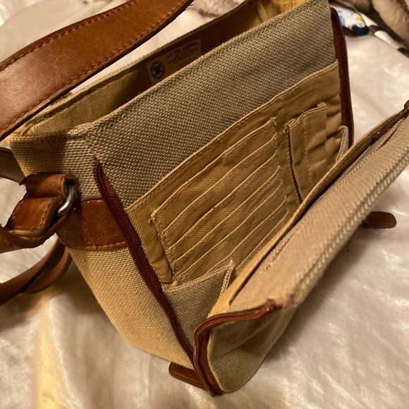 green and brown leather purse with lots of storage - Picture 9 of 10